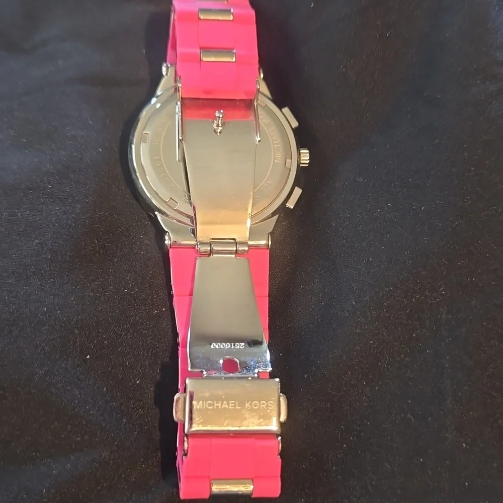 Michael Kors eye catching